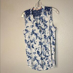 Rewind White and Blue Floral  Blouse with Notched Collar